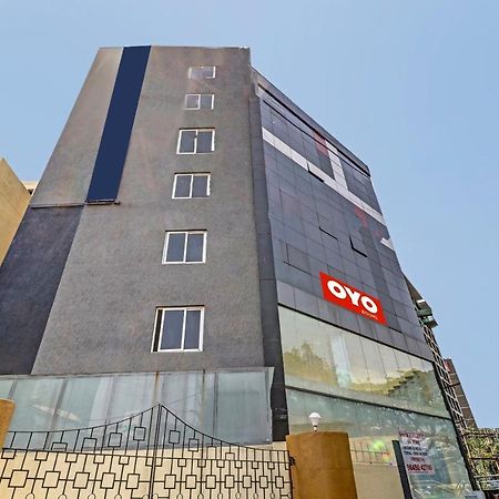 Oyo Townhouse 251 Richmond Circle Hotel Bangalore Exterior foto